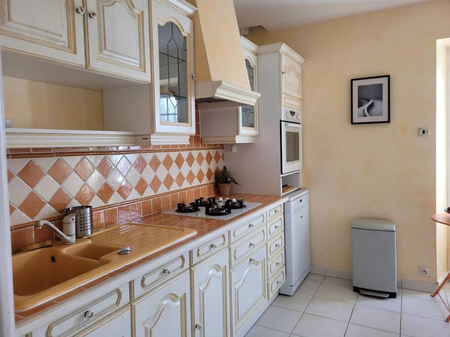 Maison Au Calme A 2 Pas Du Port Cancale Exteriör bild